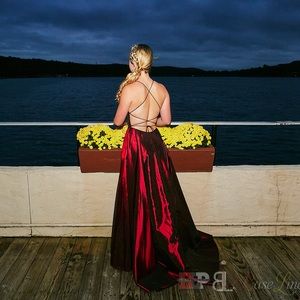 Sherri Hill style 52095 size 2 in burgundy